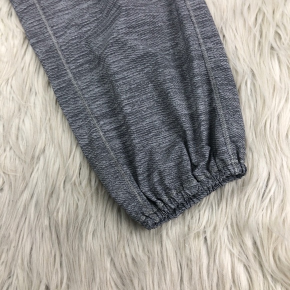 Lululemon Gray Post Power Crop - Picture 4 of 9